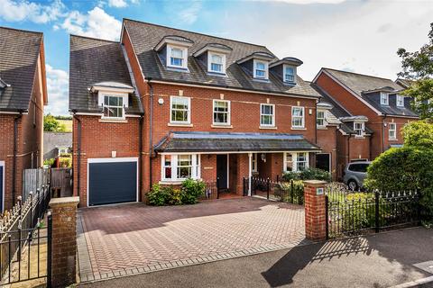 19 Lancaster Avenue, Guildford, GU1 3JR