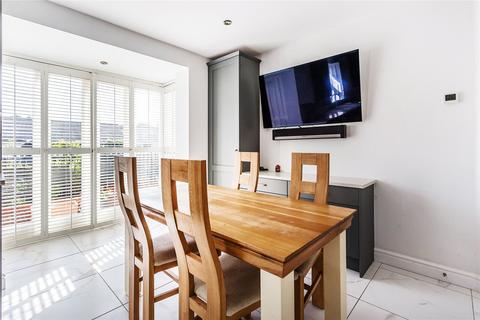 19 Lancaster Avenue, Guildford, GU1 3JR