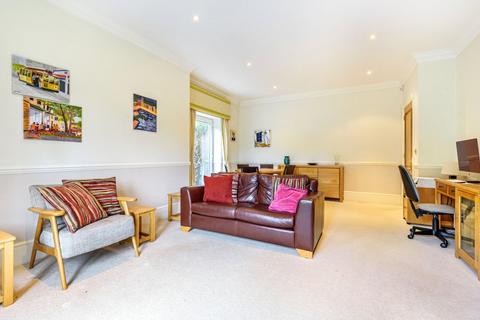 2 bedroom flat for sale - Upper Edgeborough Road, Guildford GU1