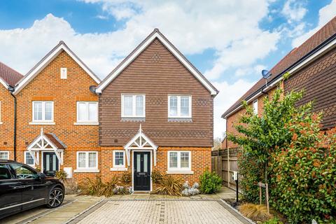 15 Alder Grove, Chilworth, Guildford, GU4 8FA