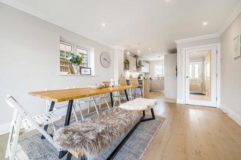 15 Alder Grove, Chilworth, Guildford, GU4 8FA