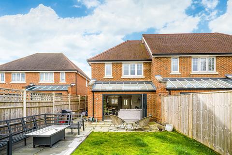 15 Alder Grove, Chilworth, Guildford, GU4 8FA
