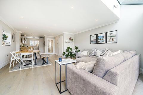 15 Alder Grove, Chilworth, Guildford, GU4 8FA