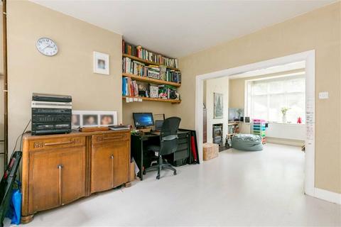 15 Worplesdon Road, Guildford, GU2 9RW