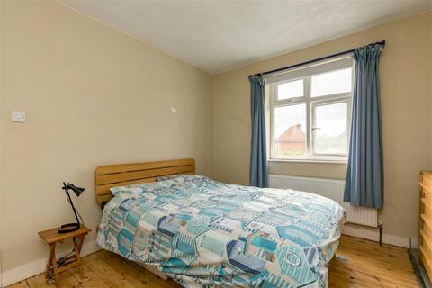 15 Worplesdon Road, Guildford, GU2 9RW