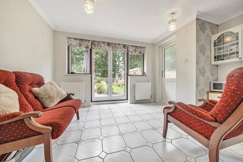 94 Broadacres, Guildford, GU3 3AY