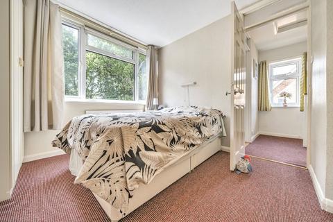 94 Broadacres, Guildford, GU3 3AY