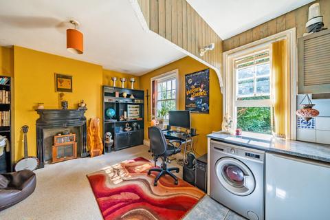 1 bedroom flat for sale, York Road, Surrey GU1