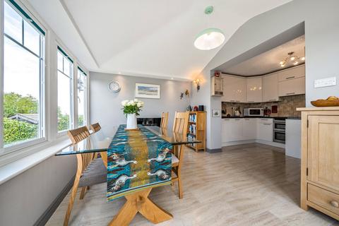 30 Mountside, Guildford, GU2 4JE