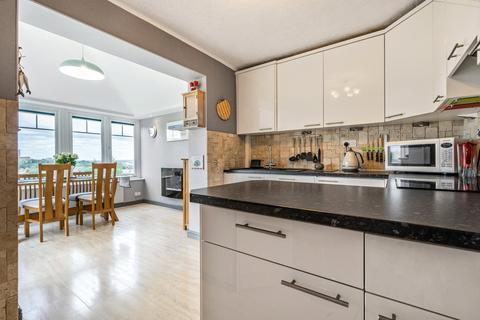 30 Mountside, Guildford, GU2 4JE