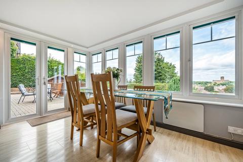 30 Mountside, Guildford, GU2 4JE