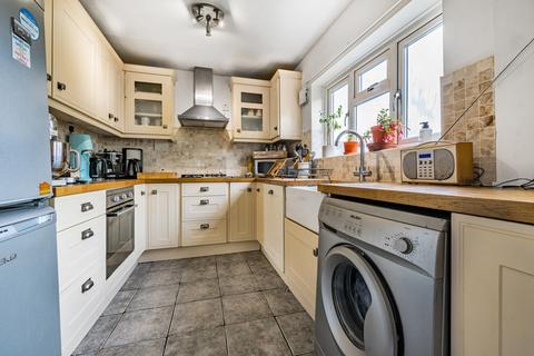 133 Cedar Way, Guildford, GU1 1JE