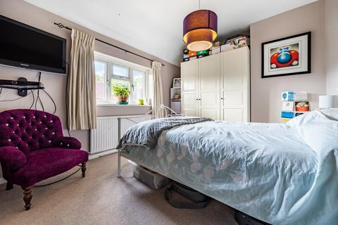 133 Cedar Way, Guildford, GU1 1JE