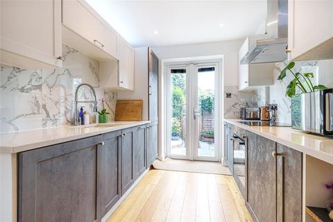19 Walnut Tree Close, Guildford, GU1 4UL