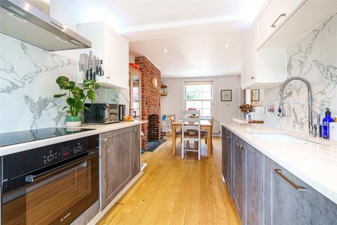 19 Walnut Tree Close, Guildford, GU1 4UL