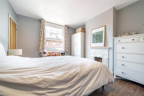 19 Walnut Tree Close, Guildford, GU1 4UL