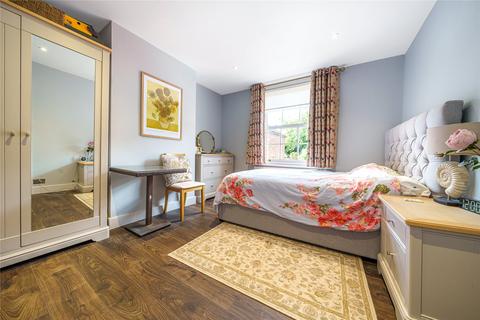 19 Walnut Tree Close, Guildford, GU1 4UL