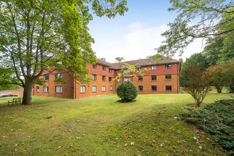 15, Culver House Boxgrove Road, Guildford, GU1 2LT