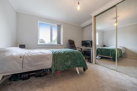 15, Culver House Boxgrove Road, Guildford, GU1 2LT