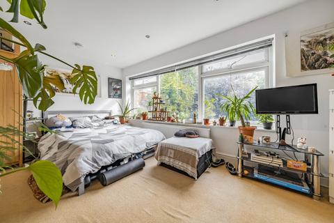 1 bedroom flat for sale, Harvey Road, Guildford GU1