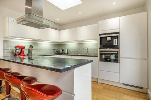 70 Rydes Hill Road, Guildford, GU2 9UG