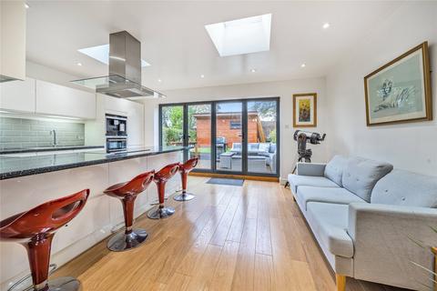 70 Rydes Hill Road, Guildford, GU2 9UG