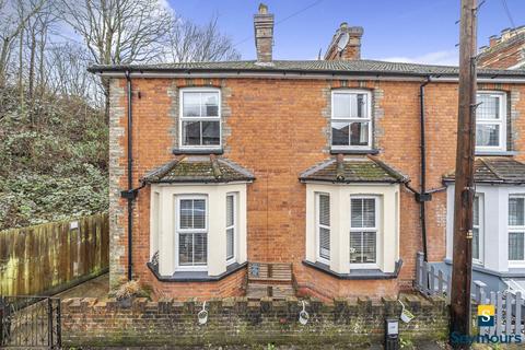 8 Chestnut Road, Guildford, GU1 1HG
