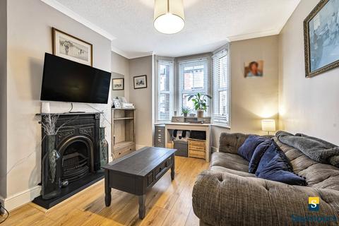 8 Chestnut Road, Guildford, GU1 1HG