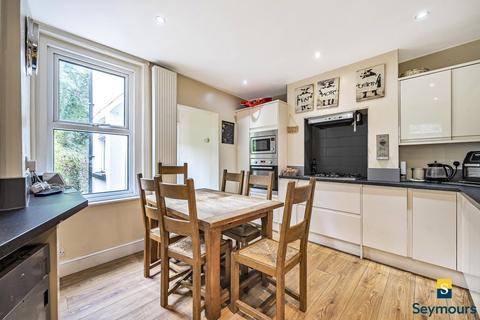 8 Chestnut Road, Guildford, GU1 1HG