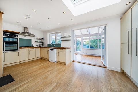 20 Ashenden Road, Guildford, GU2 7XE