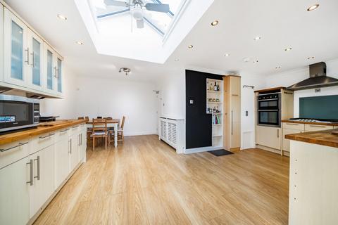20 Ashenden Road, Guildford, GU2 7XE