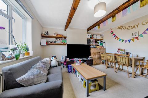 51 Raymond Crescent, Guildford, GU2 7SU
