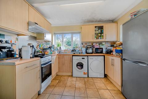 51 Raymond Crescent, Guildford, GU2 7SU