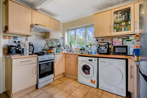 51 Raymond Crescent, Guildford, GU2 7SU