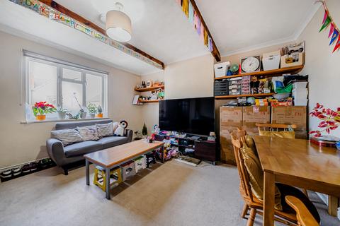 51 Raymond Crescent, Guildford, GU2 7SU