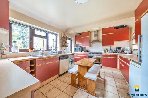 7 Ashenden Road, Guildford, GU2 7UU