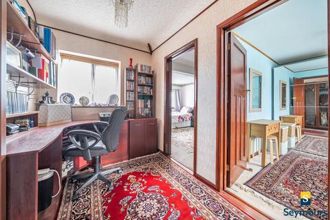 7 Ashenden Road, Guildford, GU2 7UU