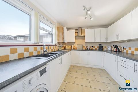 4 Spring Court, Guildford, GU2 9QW