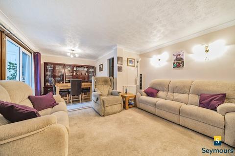 4 Spring Court, Guildford, GU2 9QW
