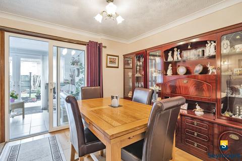4 Spring Court, Guildford, GU2 9QW