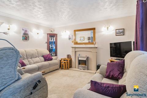 4 Spring Court, Guildford, GU2 9QW