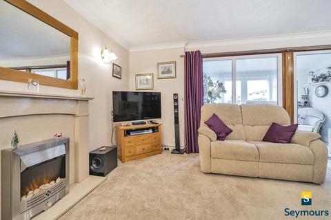 4 Spring Court, Guildford, GU2 9QW