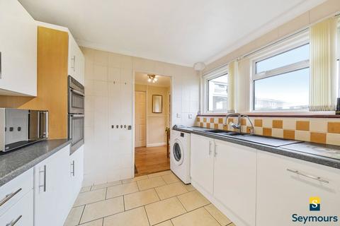 4 Spring Court, Guildford, GU2 9QW