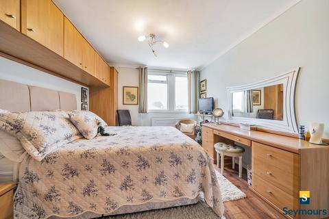 4 Spring Court, Guildford, GU2 9QW