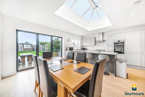 40 Johnston Walk, Guildford, GU2 9XR