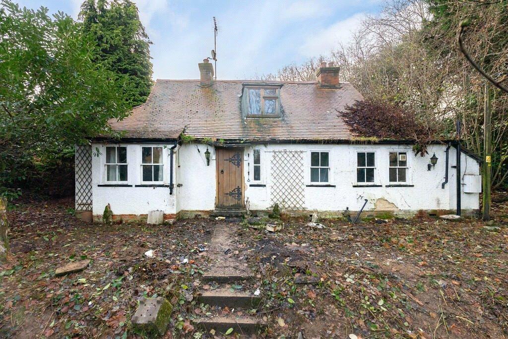 Abinger Hammer, Dorking RH5 2 bed bungalow for sale £495,000