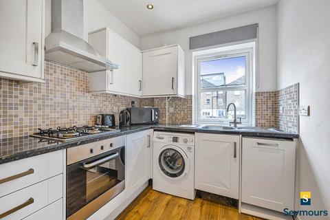 1 bedroom flat for sale, Farnham Road, Surrey GU2