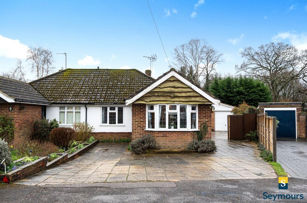 St. Michaels' Avenue, Guildford GU3 3 bed bungalow for sale £550,000
