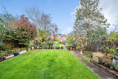 10 Ardmore Avenue, Guildford, GU2 9NJ