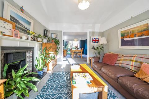 10 Ardmore Avenue, Guildford, GU2 9NJ